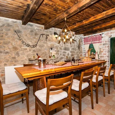 Magdalena * Zaton (Sibenik-Knin)